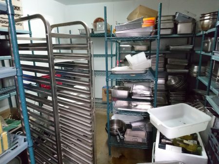 整理冰庫，就是幫一家餐廳收屍