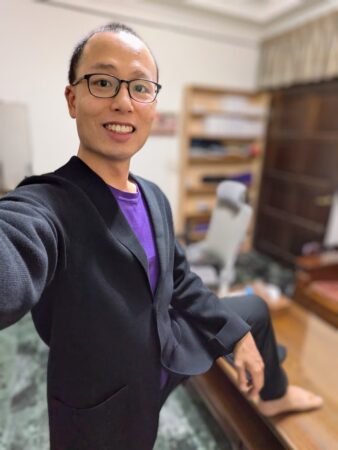 買衣服：長褲、袖套、防曬面罩、假西裝外套